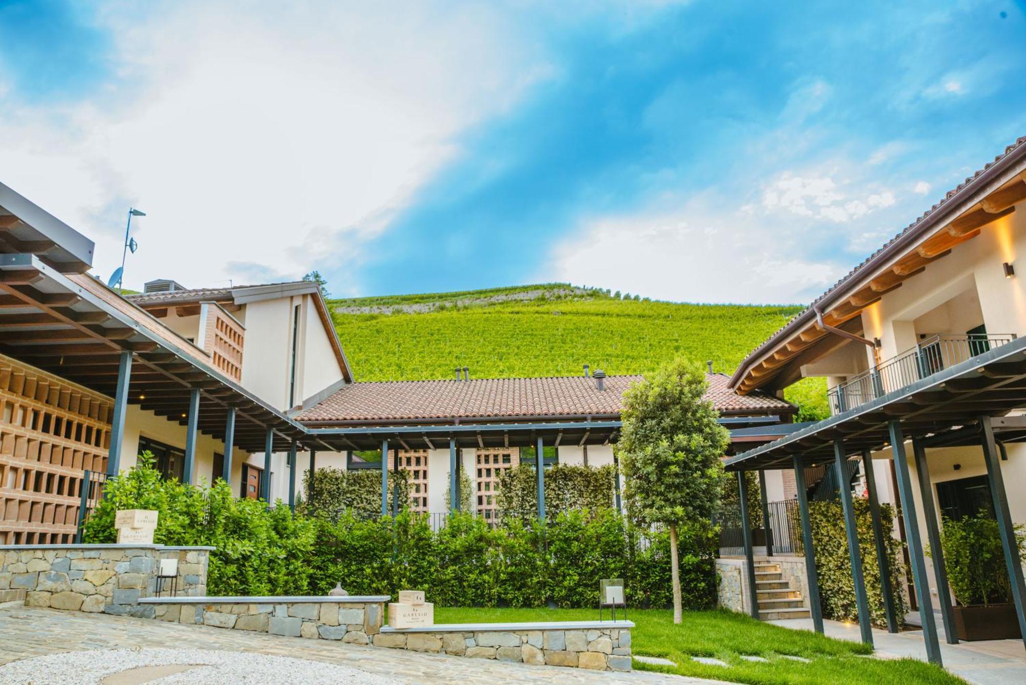 Garesio Wine Resort Serralunga d'Alba Ngoại thất bức ảnh